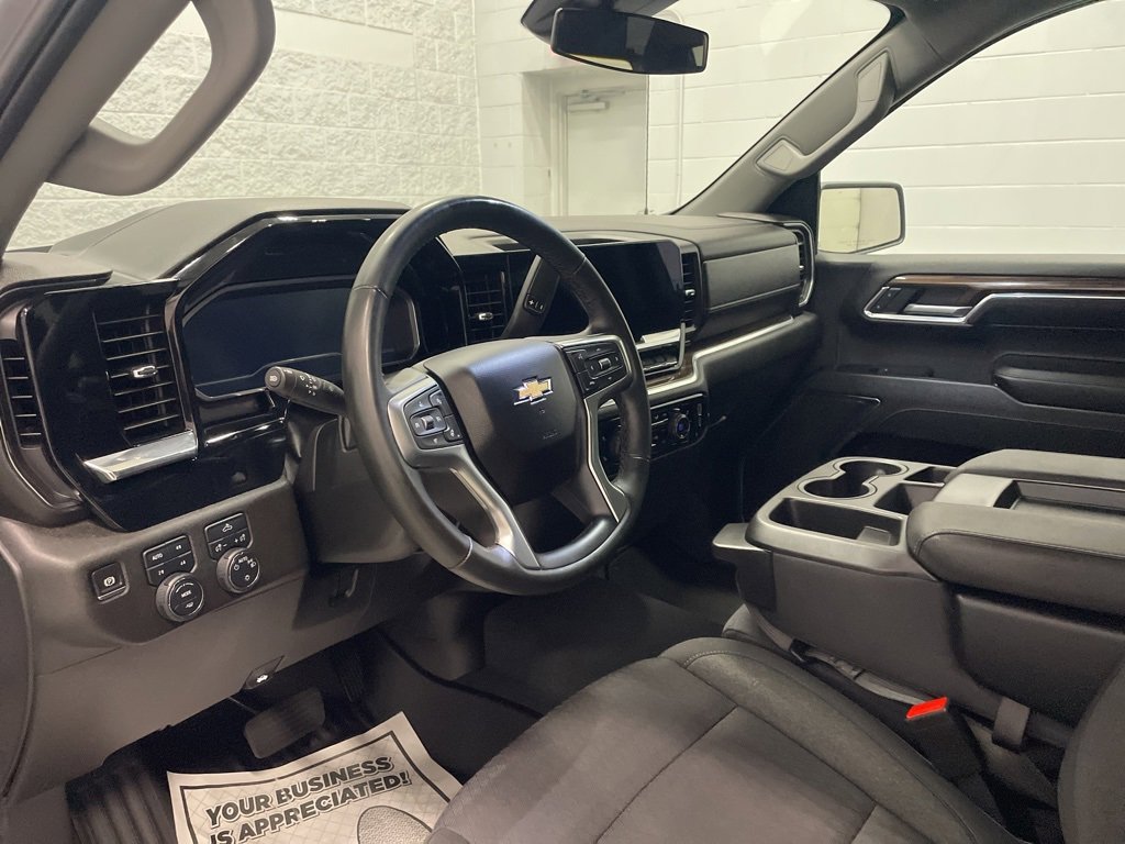 Used 2024 Chevrolet Silverado 1500 LT image 17