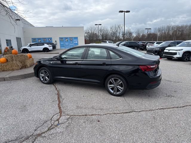 Certified 2023 Volkswagen Jetta SE image 13