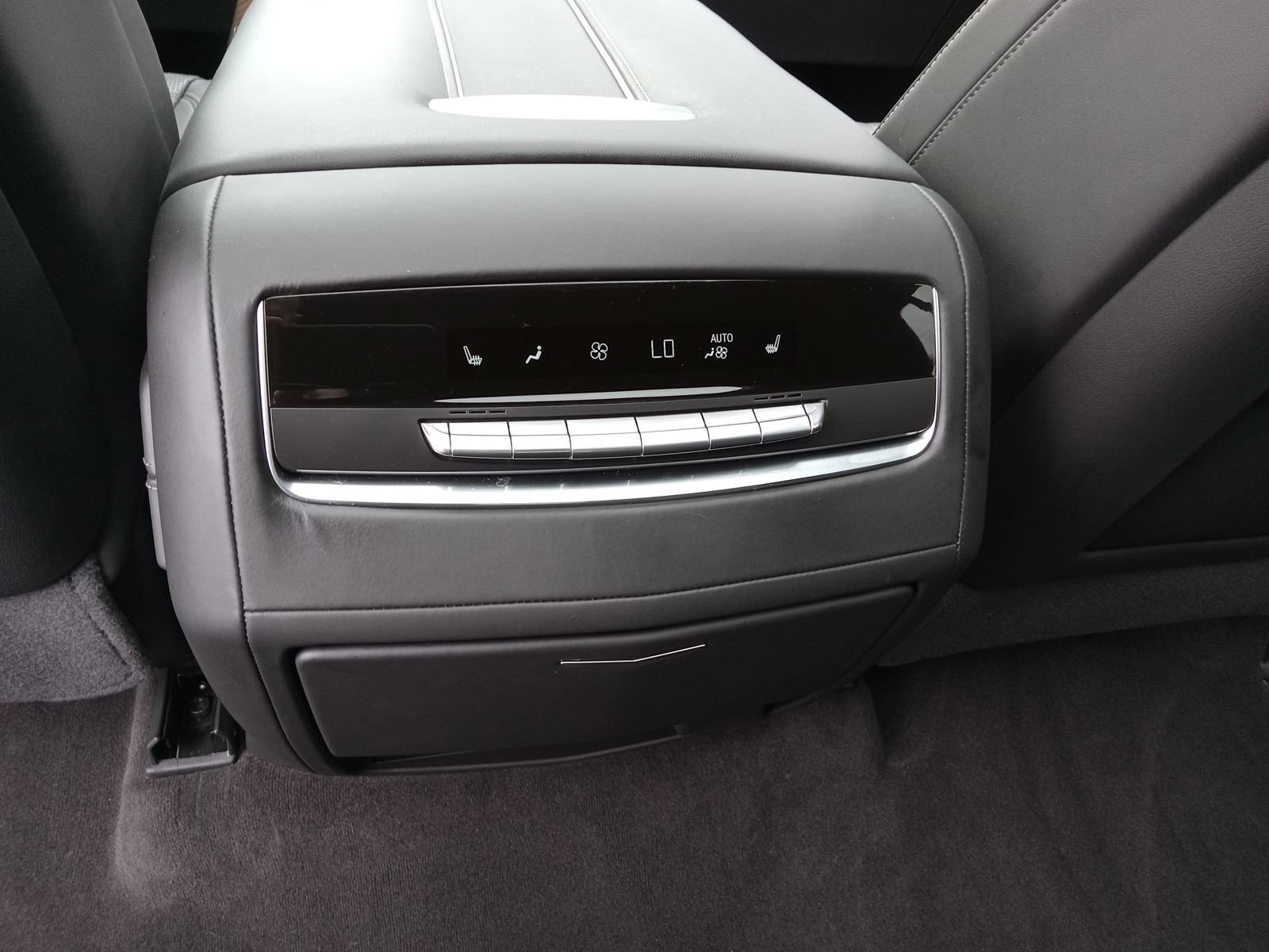 Certified 2026 Cadillac Escalade Platinum Sport AWD/4WD image 29