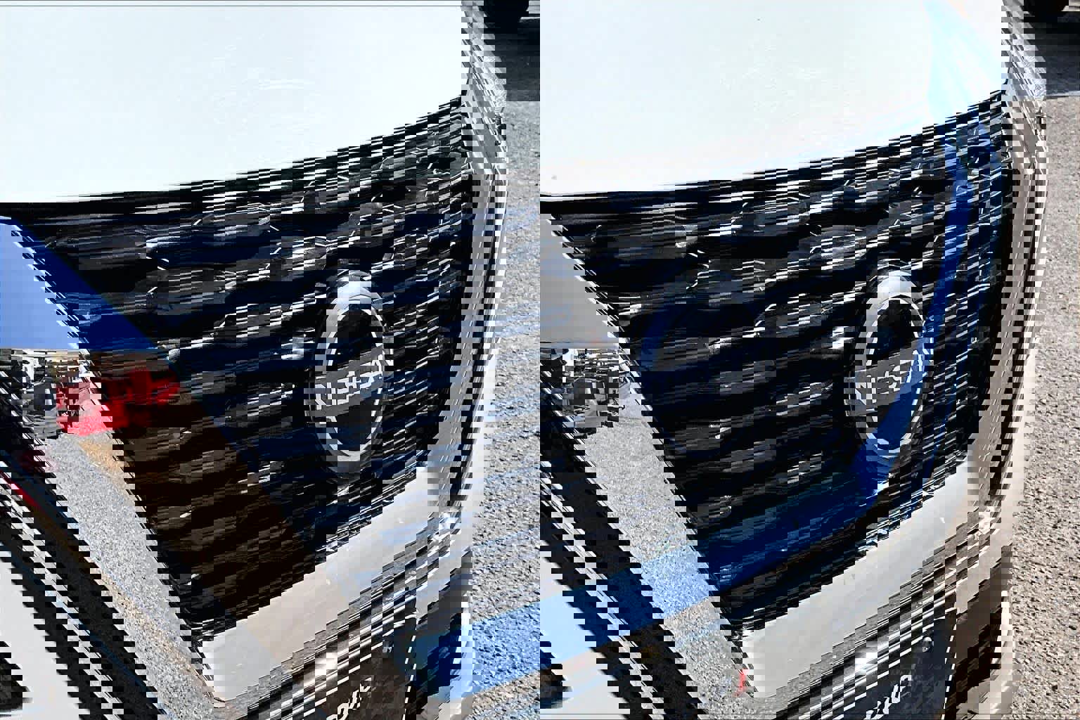 Used 2023 Nissan Rogue S image 30