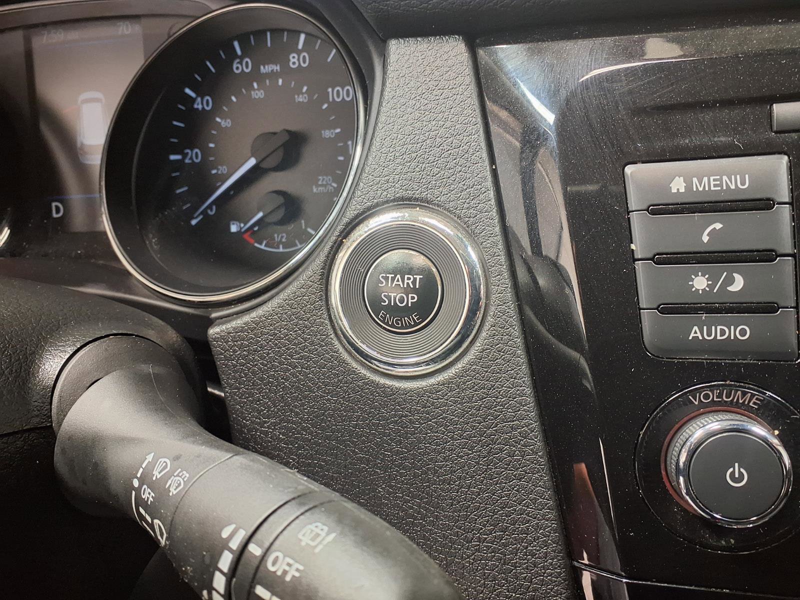 Used 2020 Nissan Rogue SV image 16