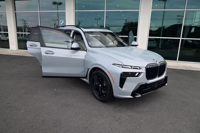 Used 2024 BMW X7 xDrive40i w/ Executive Package AWD/4WD image 28