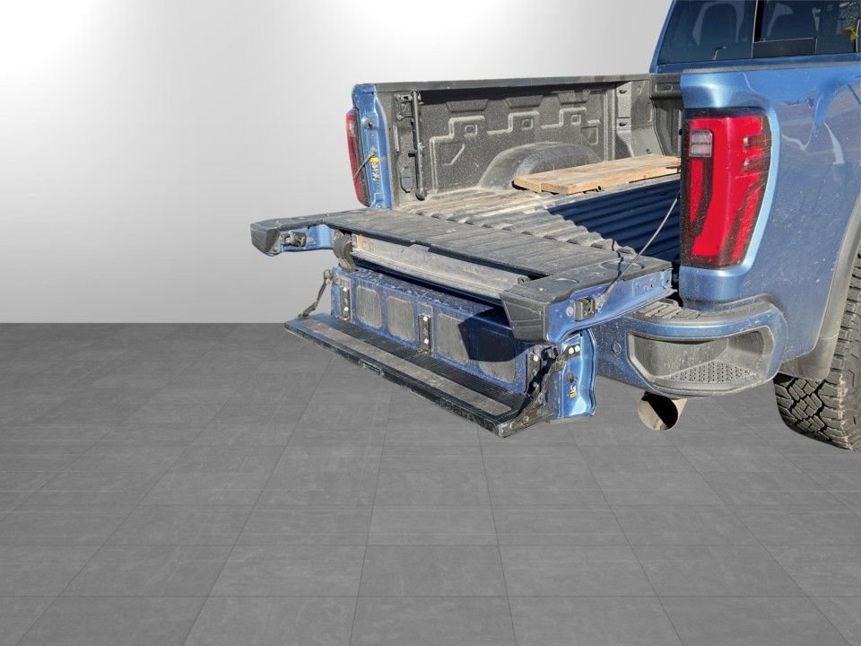 Used 2024 GMC Sierra 2500 Denali w/ Denali Reserve Package image 30