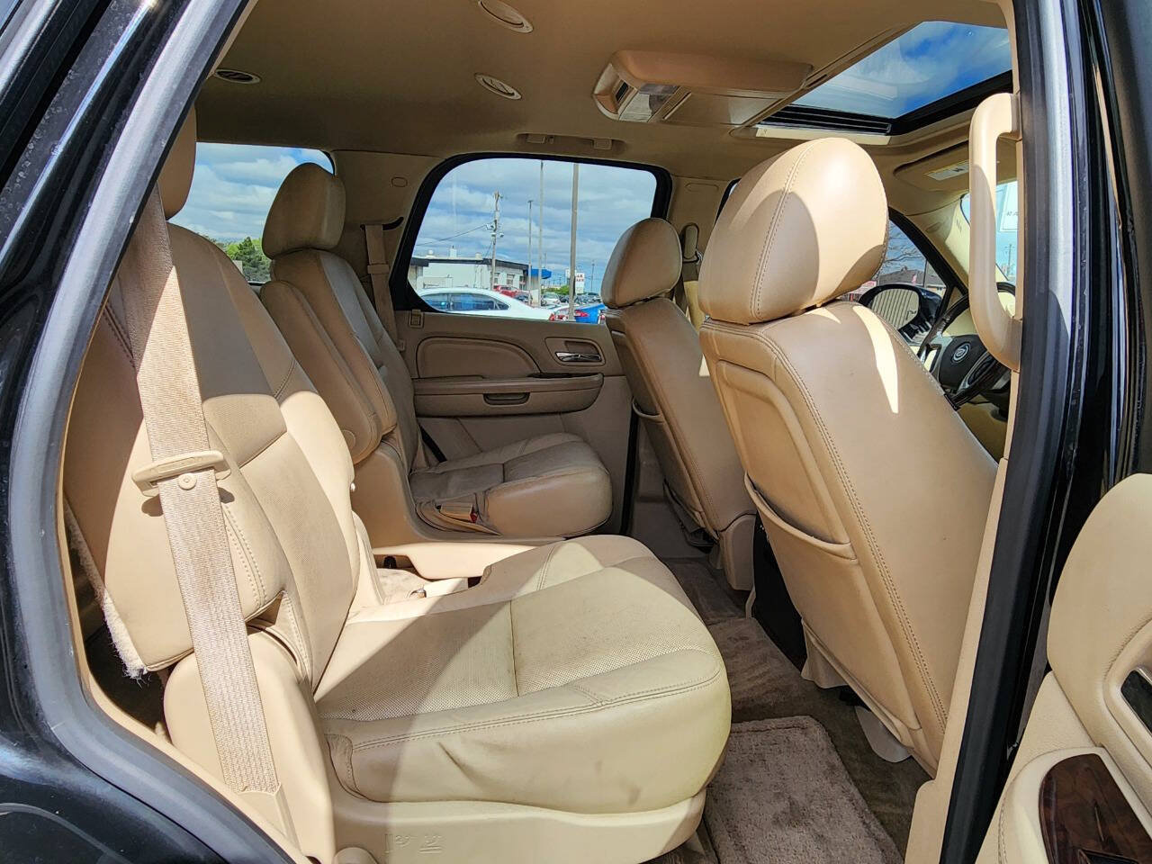 Used 2013 Cadillac Escalade Premium AWD/4WD image 16