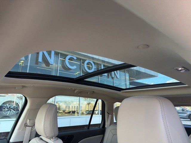 Used 2023 Lincoln Aviator Reserve w/ Equipment Group 201A image 12