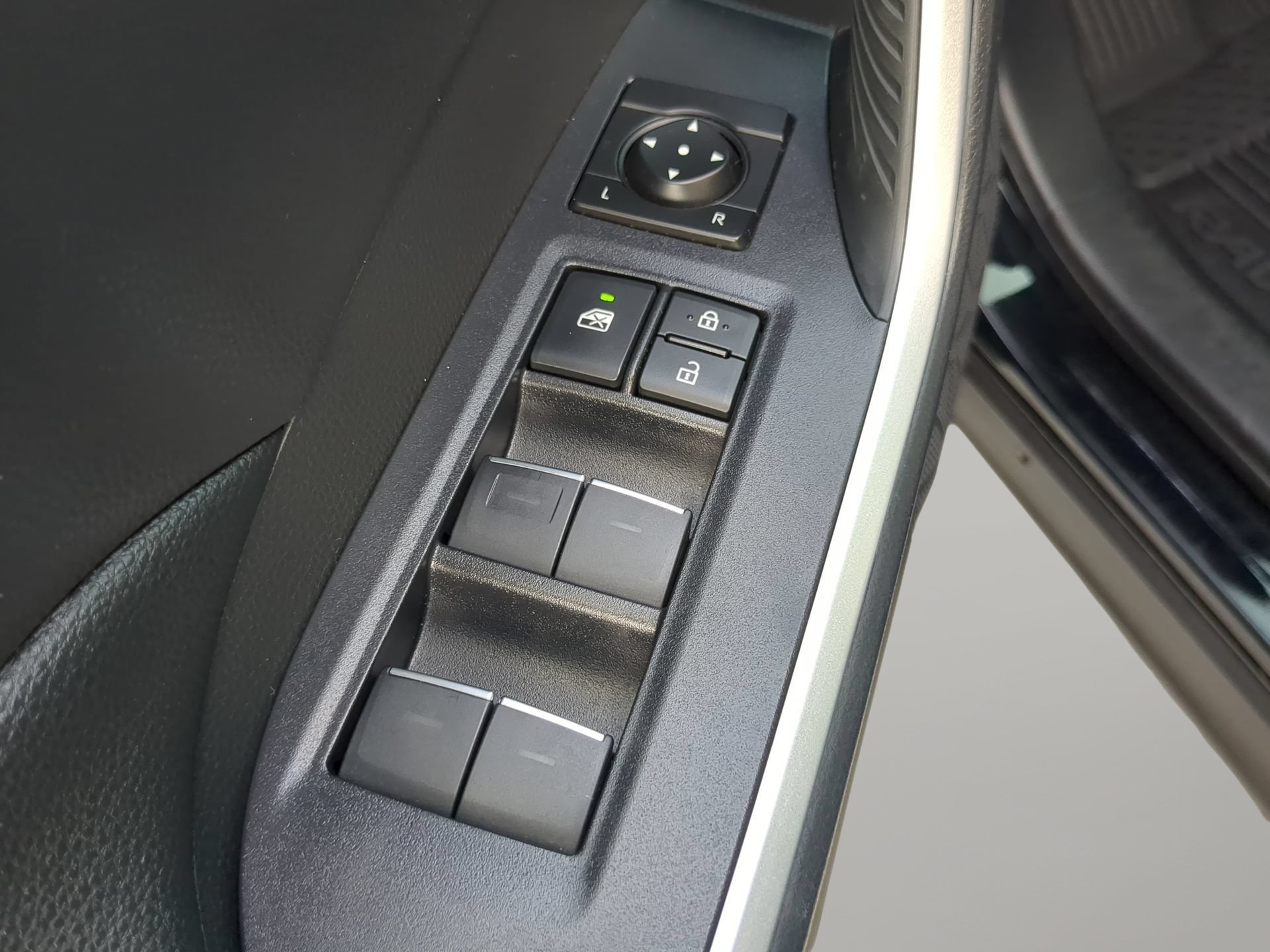 Used 2023 Toyota RAV4 XLE Premium AWD/4WD image 56