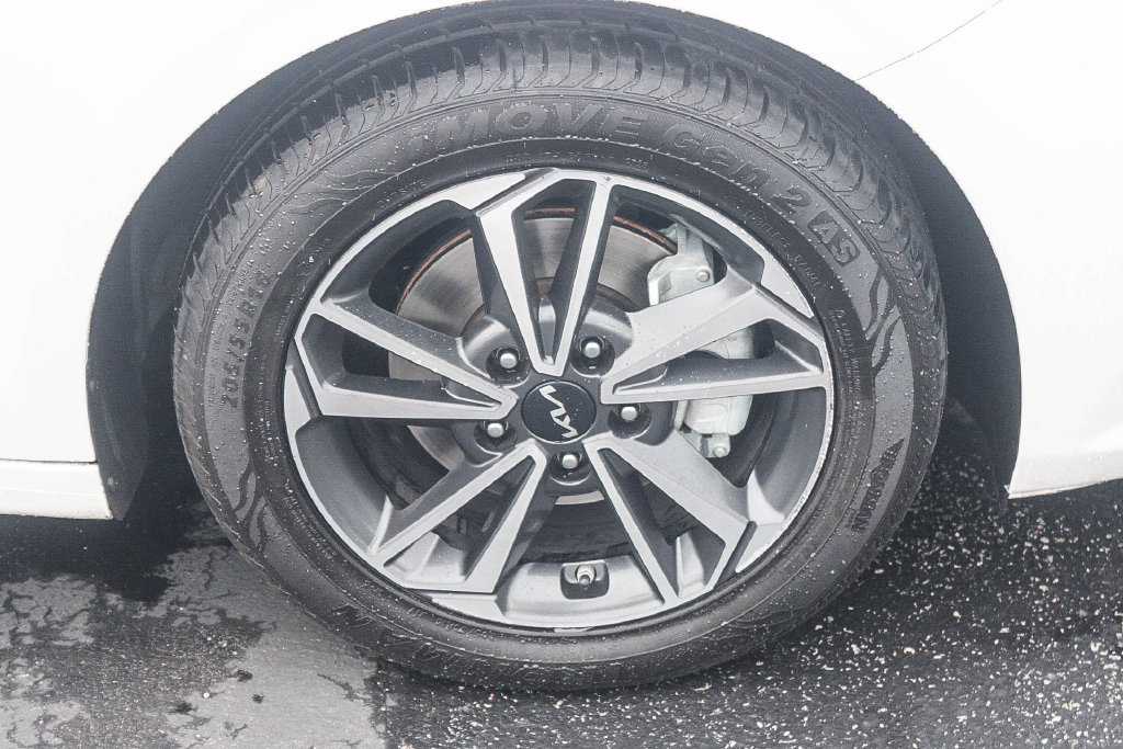 Used 2022 Kia Forte LXS FWD image 10