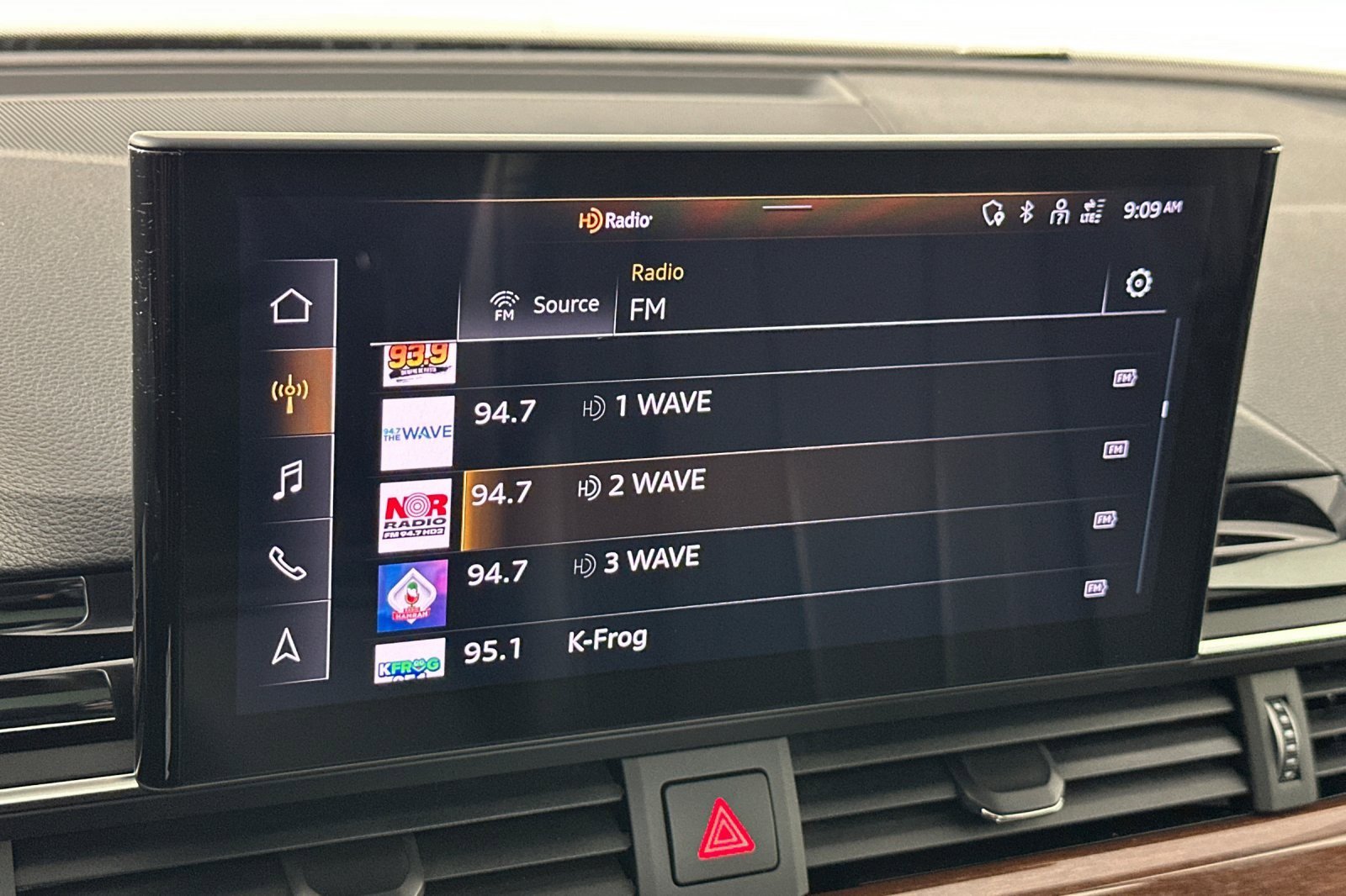 Used 2024 Audi A4 2.0T Premium w/ Convenience Package image 16