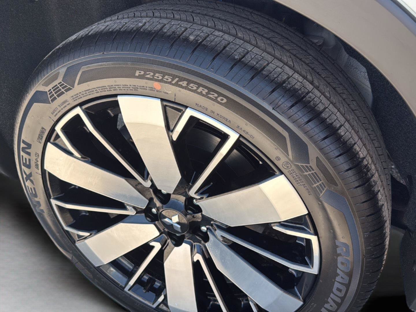 New 2026 Mitsubishi Outlander SE FWD image 13