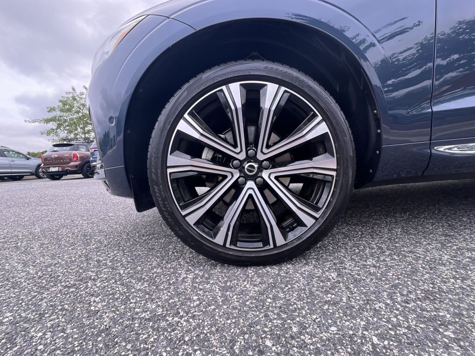 Used 2023 Volvo XC60 B5 Ultimate w/ Climate Package AWD/4WD image 12