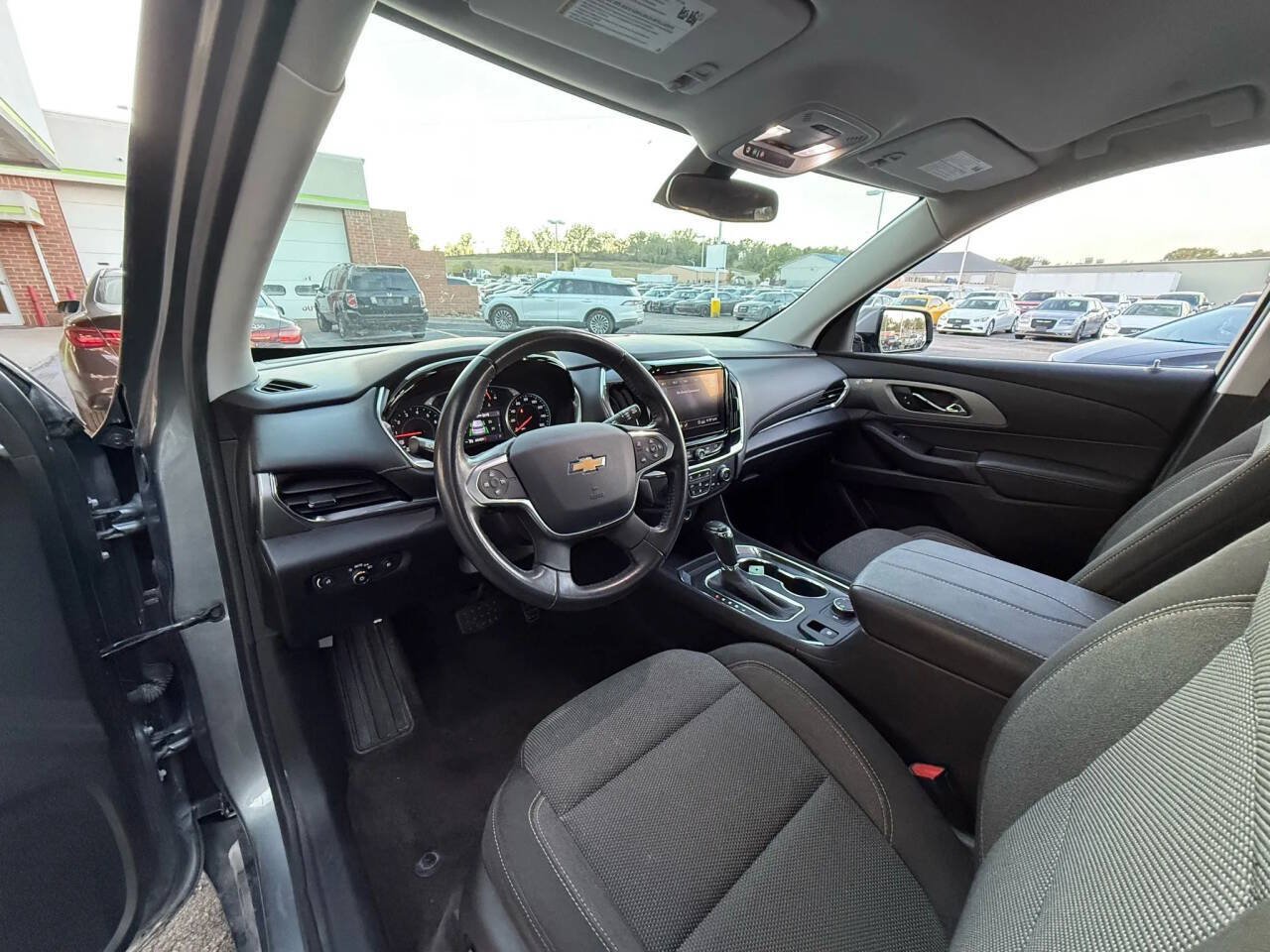 Used 2020 Chevrolet Traverse LT AWD/4WD image 18