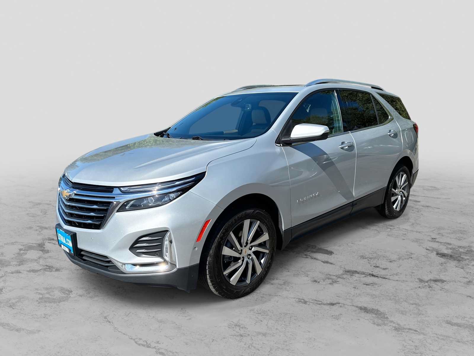 Used 2022 Chevrolet Equinox Premier AWD/4WD image 1