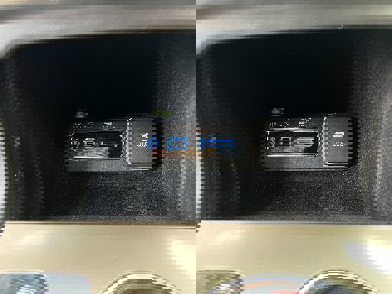 Used 2017 Jeep Grand Cherokee Limited w/ Luxury Group II image 18