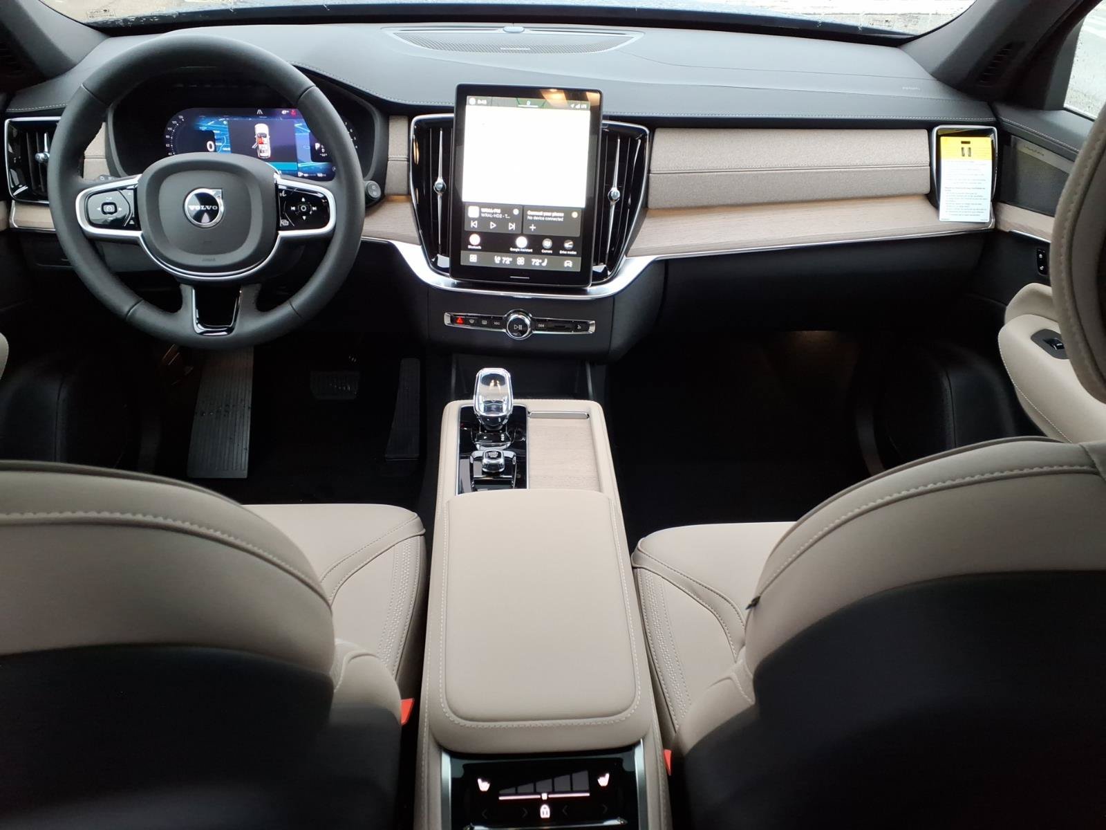 New 2026 Volvo XC90 B6 Plus w/ Protection Package Premier AWD/4WD image 12