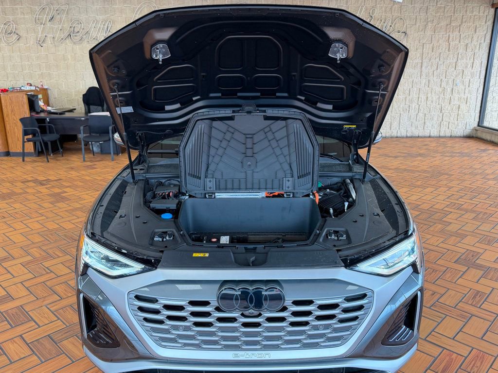 Used 2024 Audi SQ8 e-tron Premium Plus w/ AC Charging Package AWD/4WD image 43