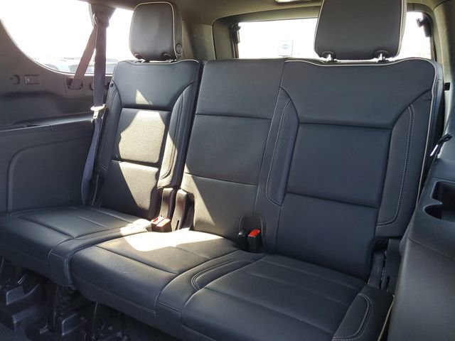 Used 2024 Chevrolet Suburban Premier AWD/4WD image 15
