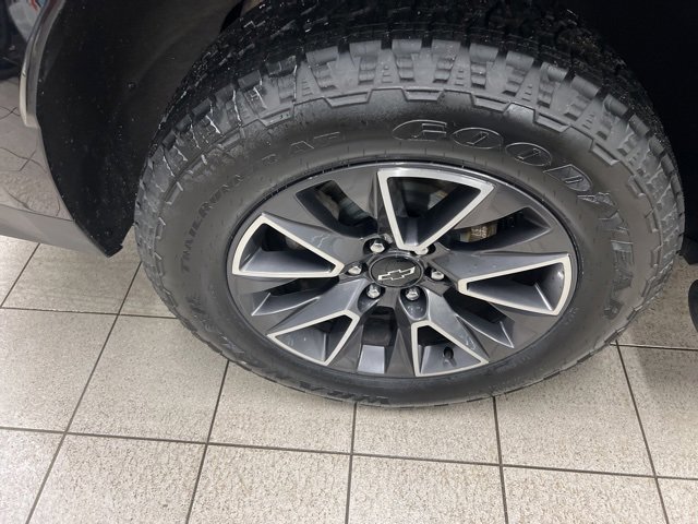 Used 2021 Chevrolet Suburban Z71 w/ Z71 Signature Package image 10