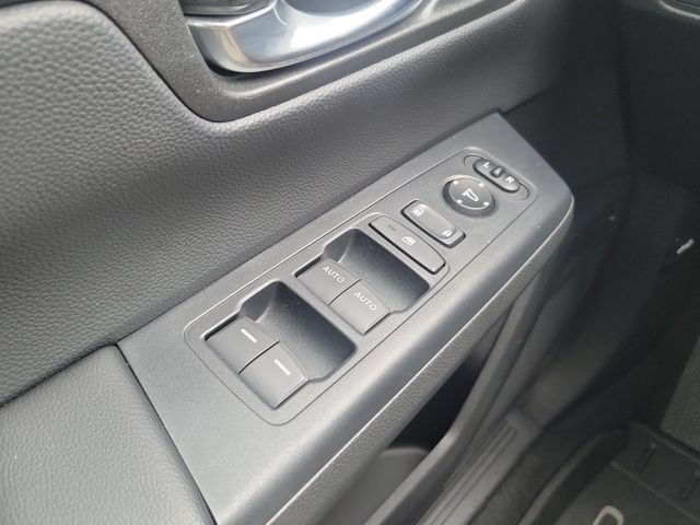 Certified 2025 Honda CR-V EX image 28