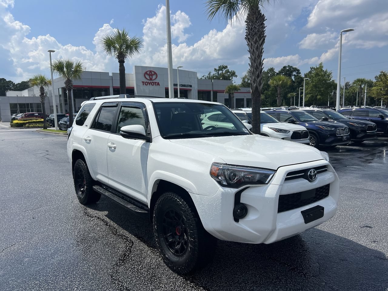 Used 2023 Toyota 4Runner SR5 Premium w/ Moonroof Package AWD/4WD image 2
