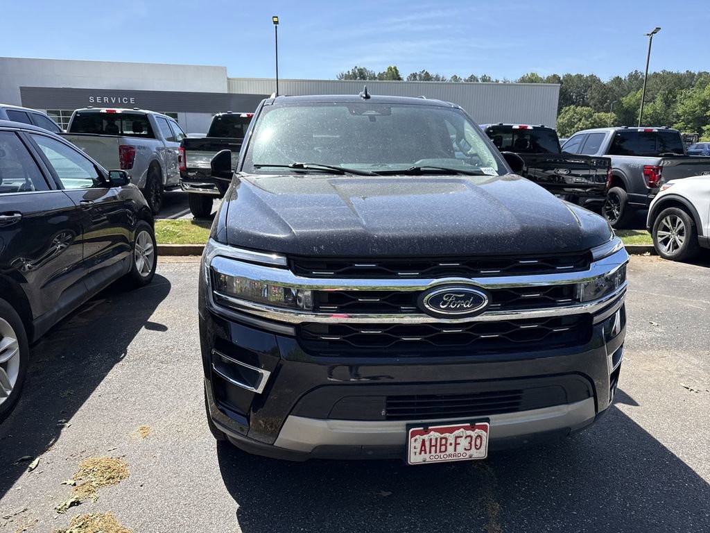 Used 2024 Ford Expedition Max Limited AWD/4WD image 3