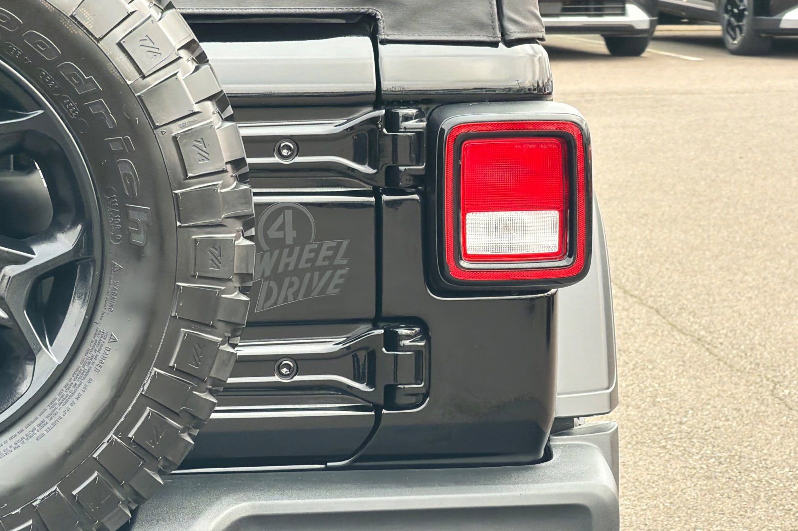 Used 2023 Jeep Wrangler Willys image 27