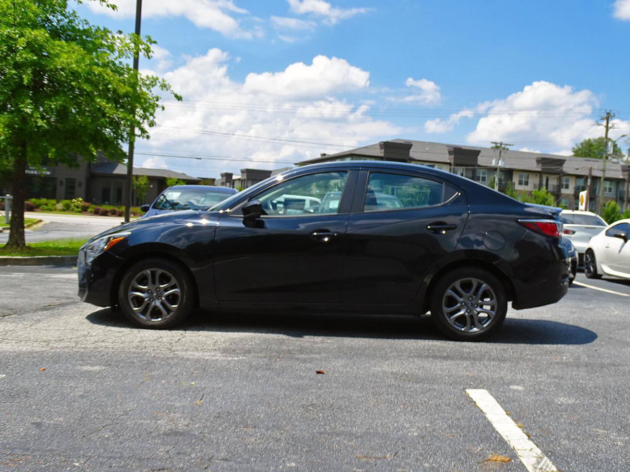 Used 2019 Toyota Yaris LE FWD image 8
