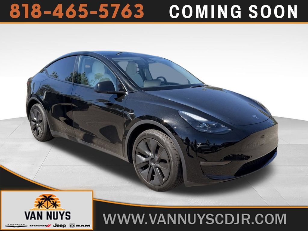Used 2025 Tesla Model Y Long Range AWD/4WD image 1