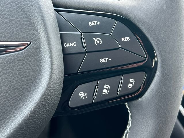 New 2026 Chrysler Pacifica Select AWD/4WD image 22