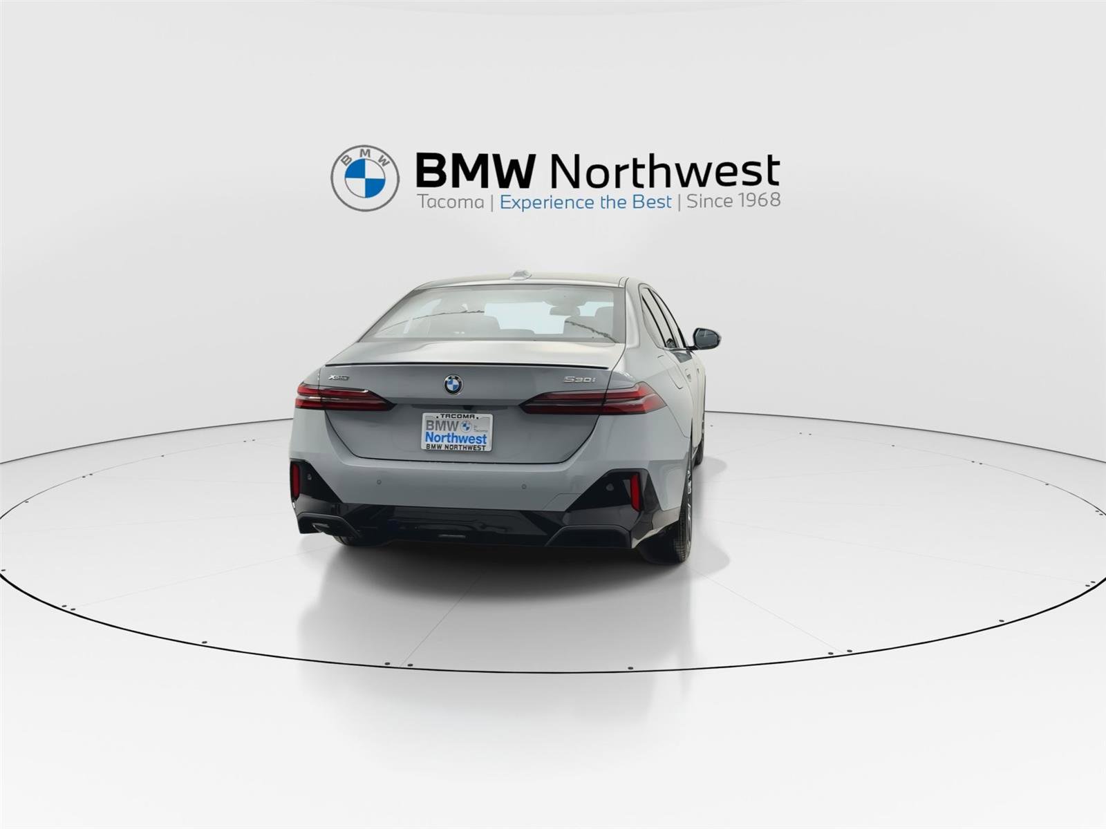 Used 2026 BMW 530i xDrive w/ M Sport Package image 2