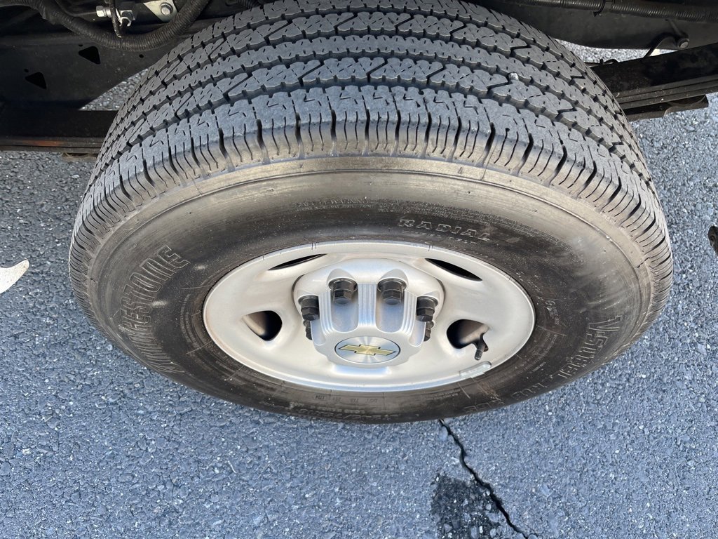 Used 2024 Chevrolet Express 2500 w/ Driver Convenience Package image 11