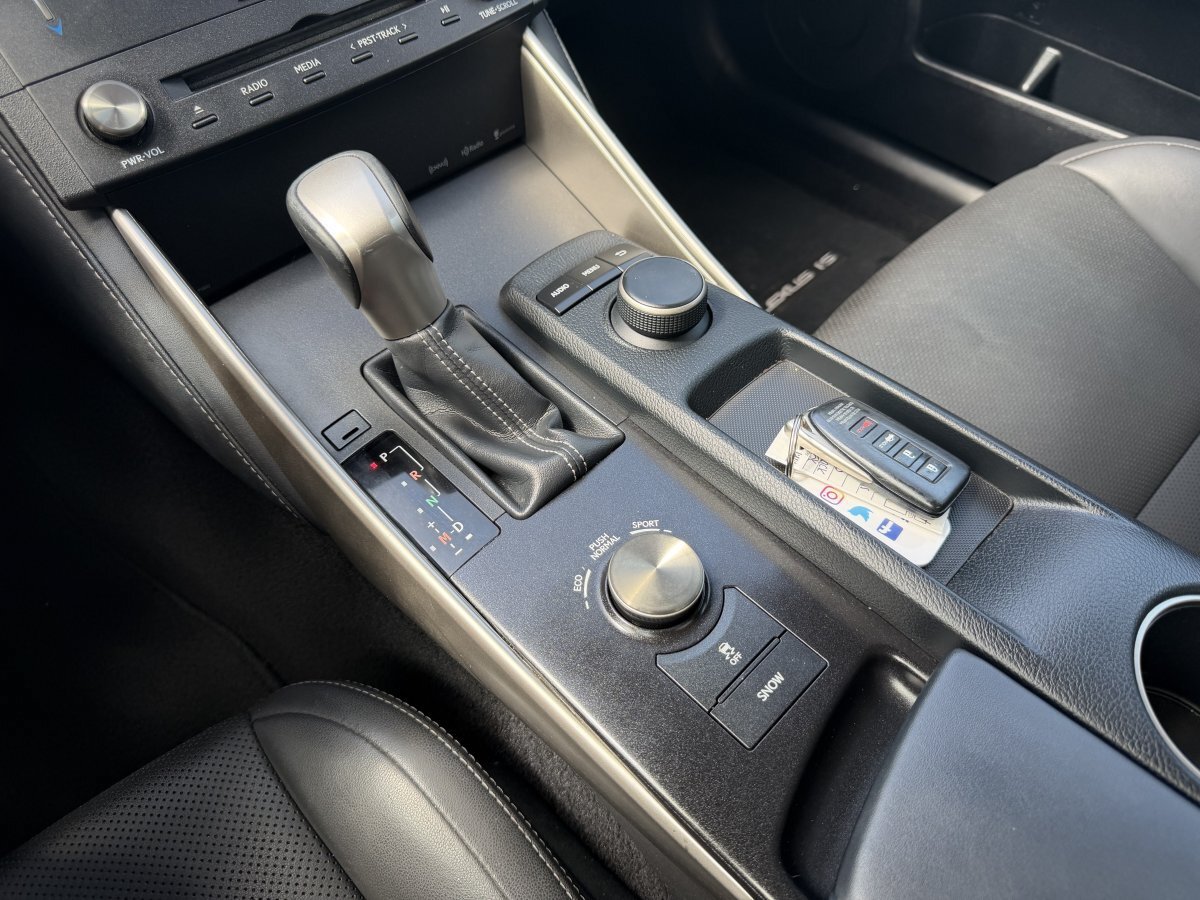 Used 2016 Lexus IS 200t RWD image 28