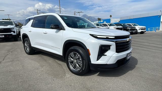 Used 2024 Chevrolet Traverse LS w/ LPO, Floor Liner Package FWD image 32