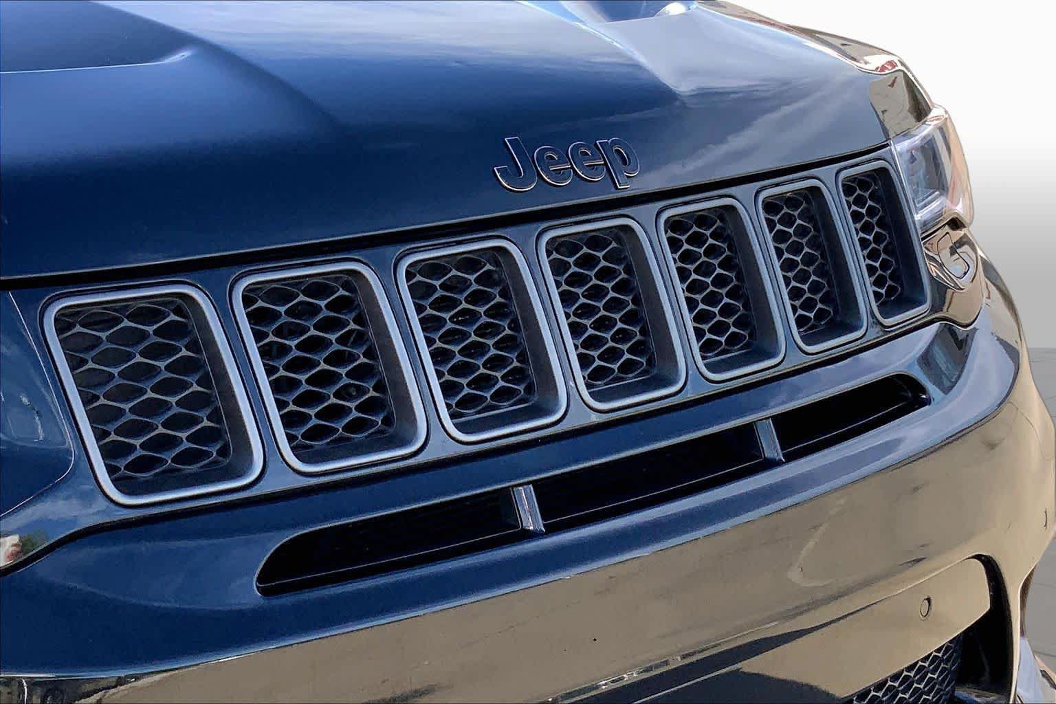 Used 2020 Jeep Grand Cherokee Trackhawk AWD/4WD image 30