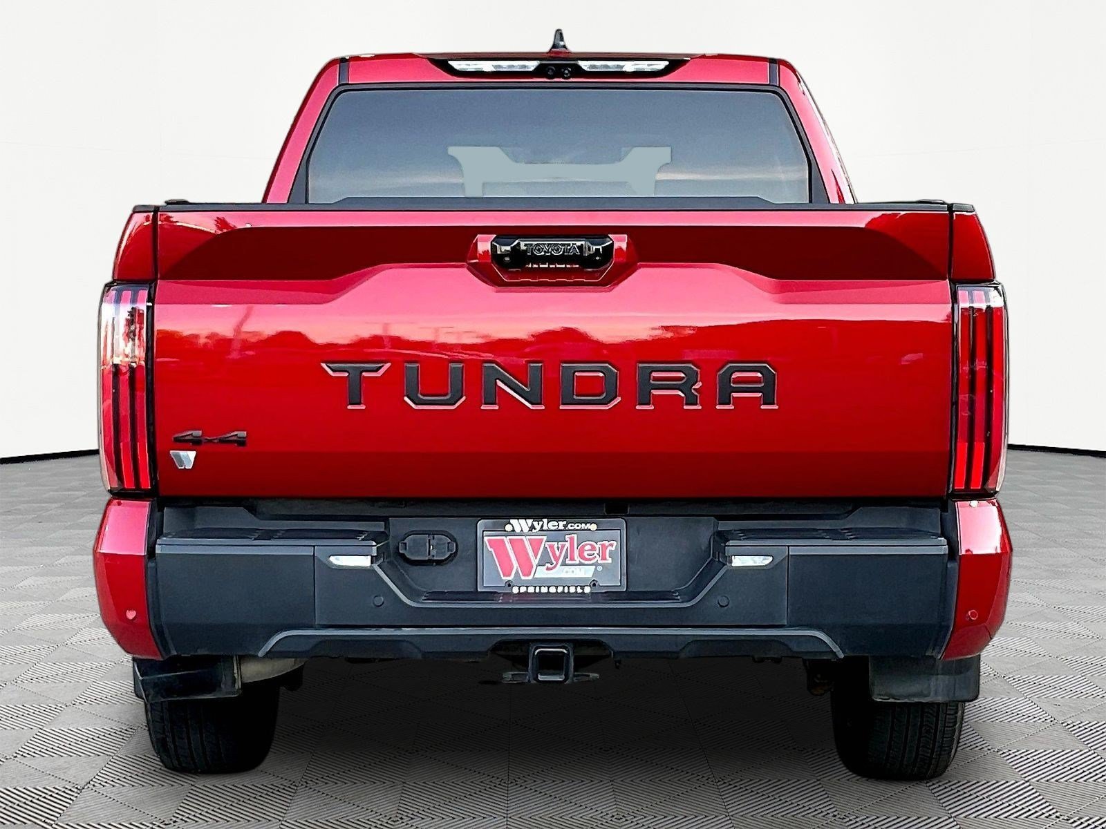 Used 2024 Toyota Tundra Limited AWD/4WD image 5