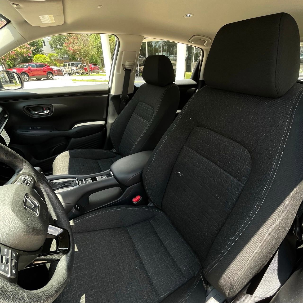 Used 2025 Honda HR-V LX image 21