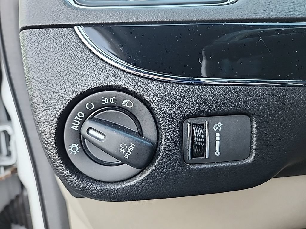 Used 2017 Dodge Grand Caravan SXT FWD image 21