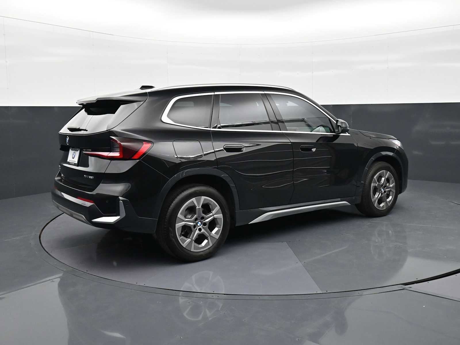 Used 2025 BMW X1 xDrive28i w/ Convenience Package image 5