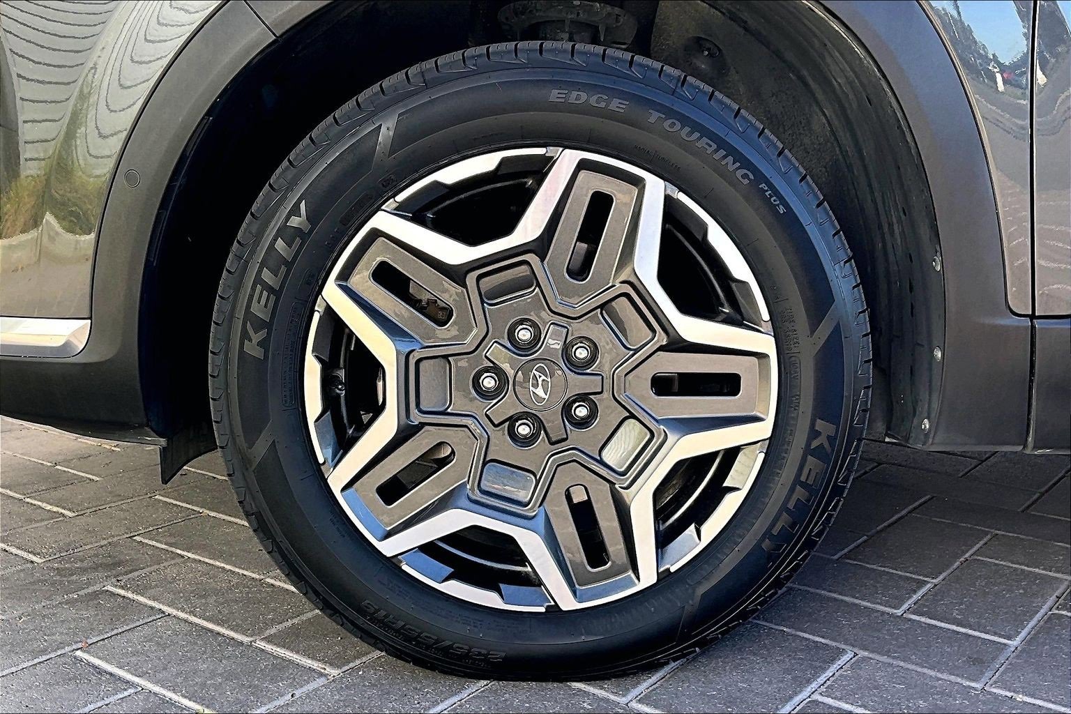 Used 2023 Hyundai Santa Fe Limited image 9