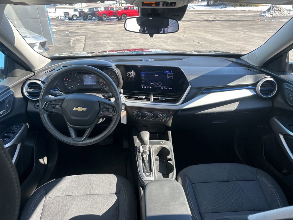 Used 2024 Chevrolet Trax LS image 14