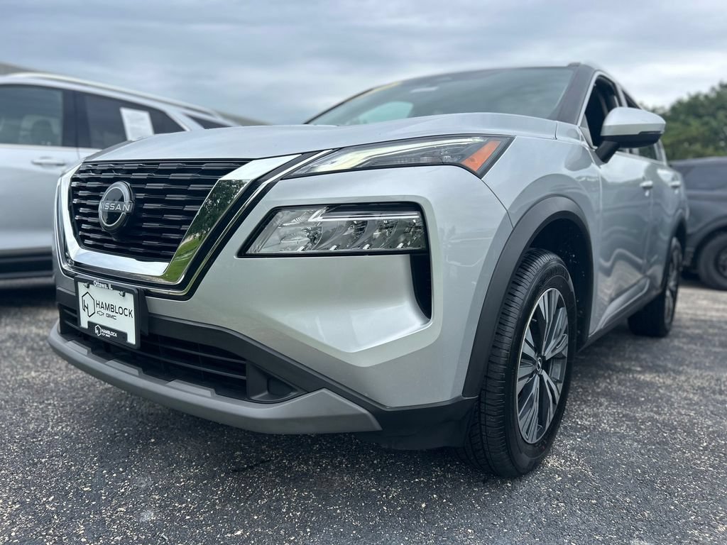 Used 2022 Nissan Rogue SV AWD/4WD image 3
