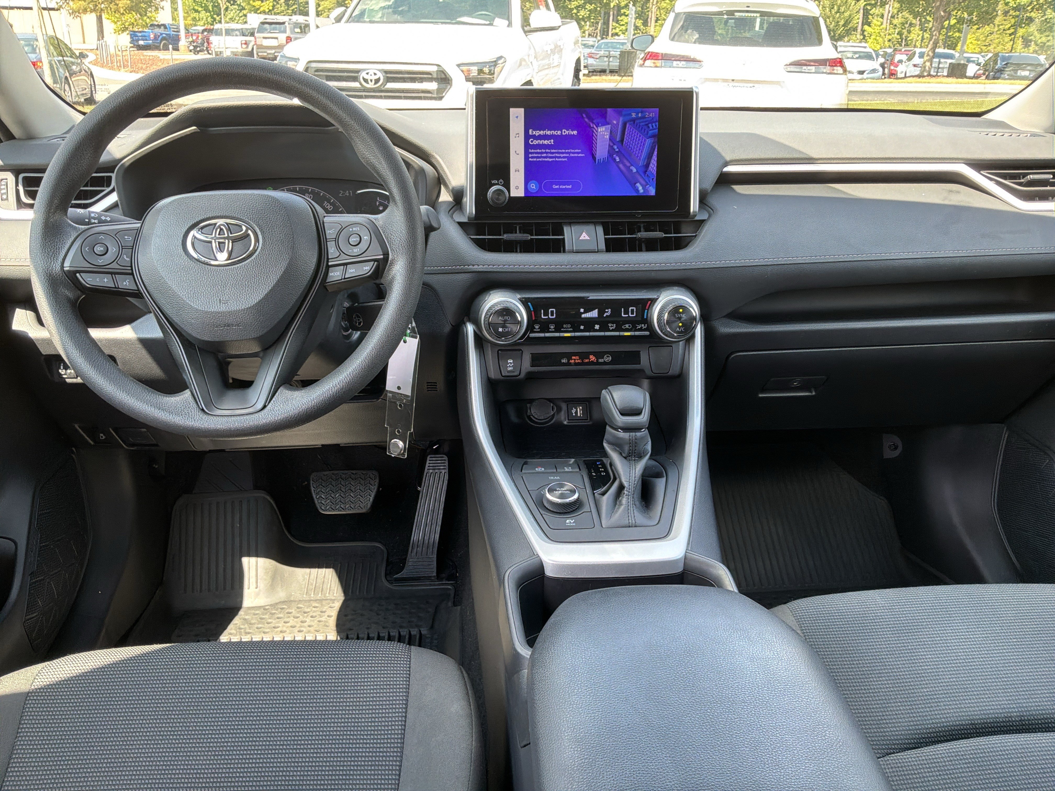 Used 2024 Toyota RAV4 LE AWD/4WD image 28