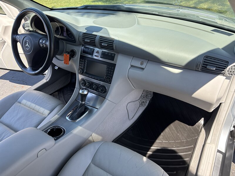 Used 2006 Mercedes-Benz C 350 Sedan image 34