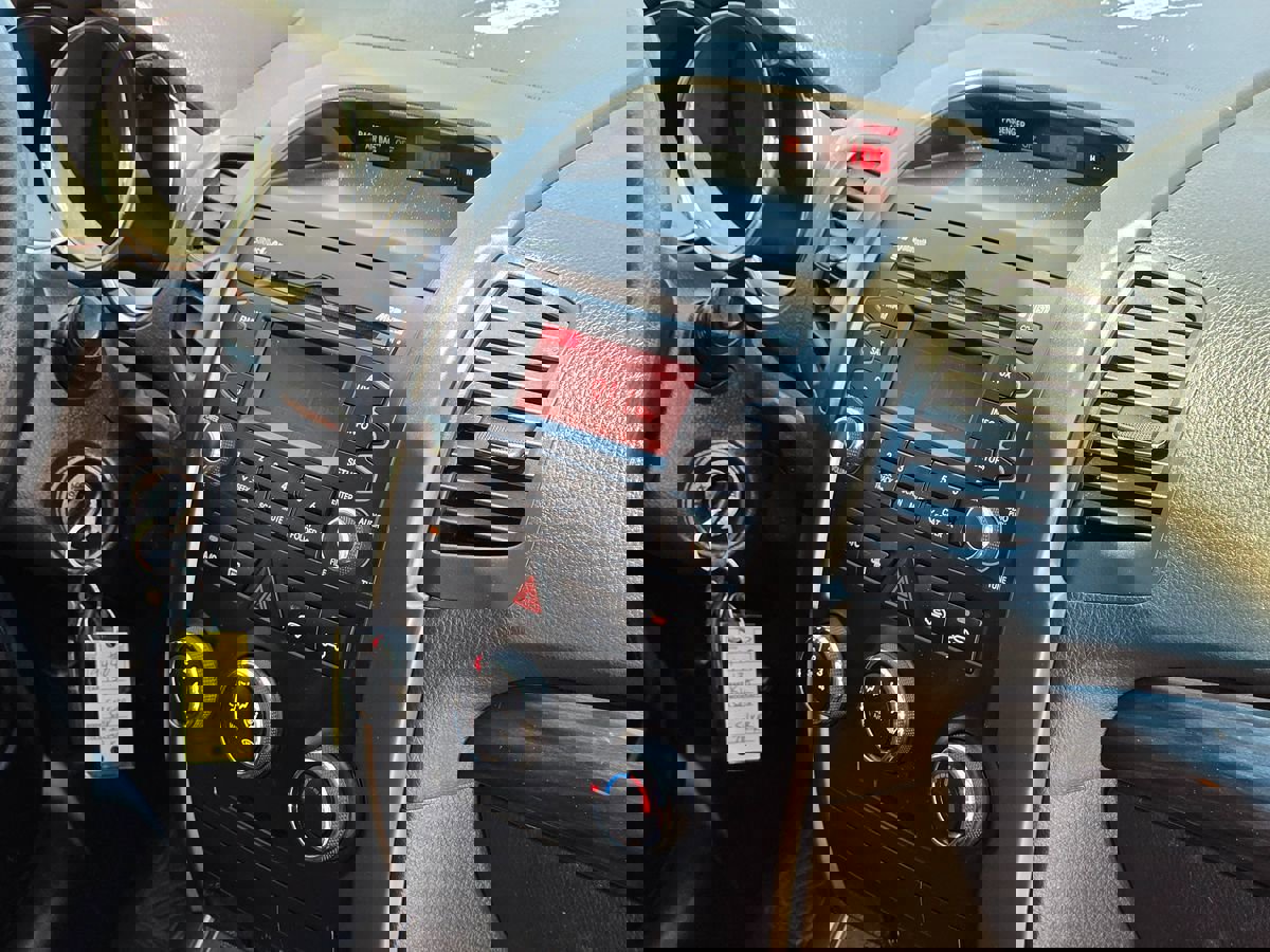 Used 2013 Kia Sorento LX w/ Third Row Pkg image 17