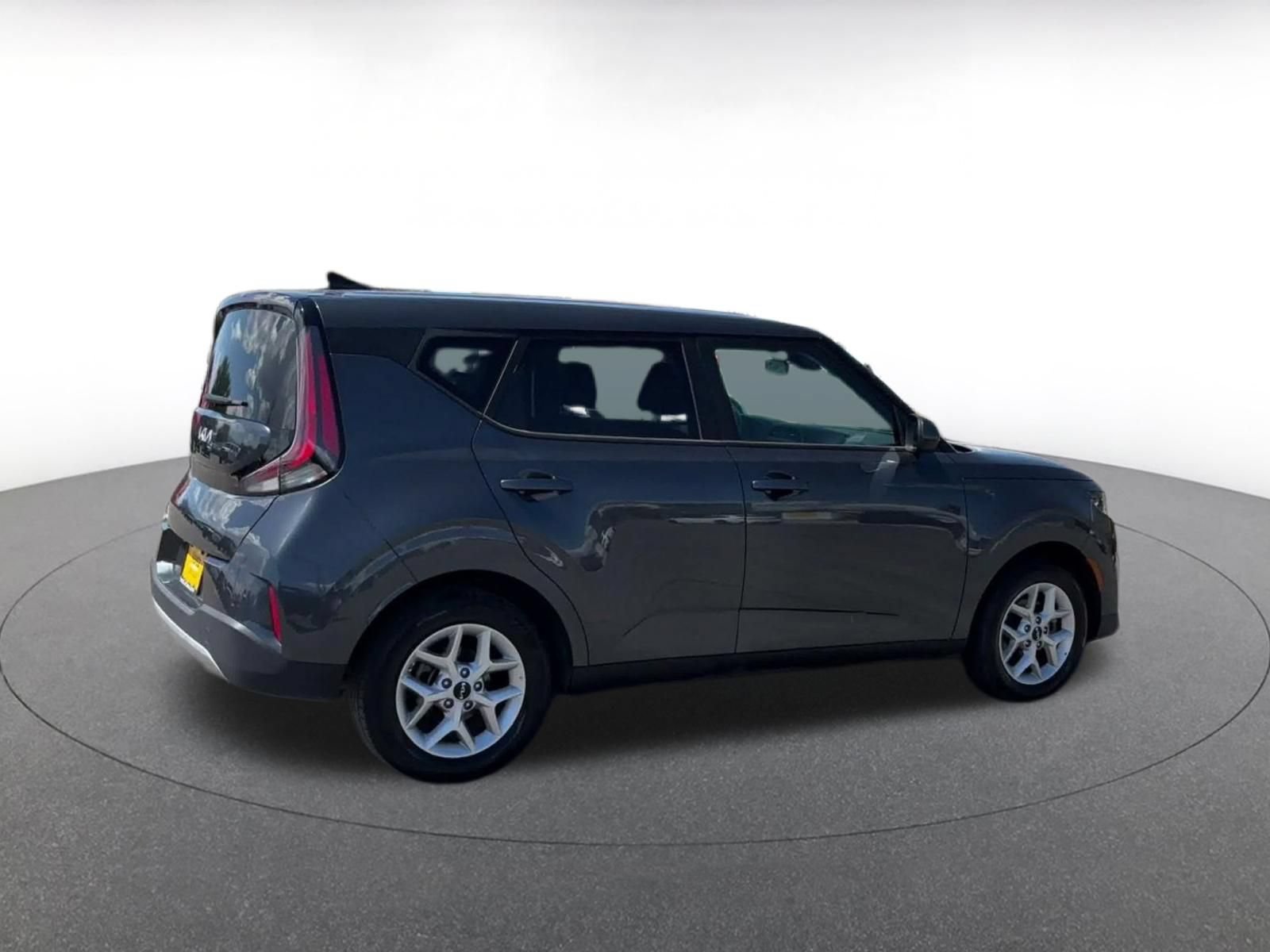 Used 2025 Kia Soul LX w/ LX Technology Package FWD image 14