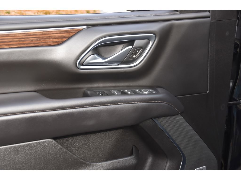 Used 2021 Chevrolet Suburban High Country w/ Premium Package image 26