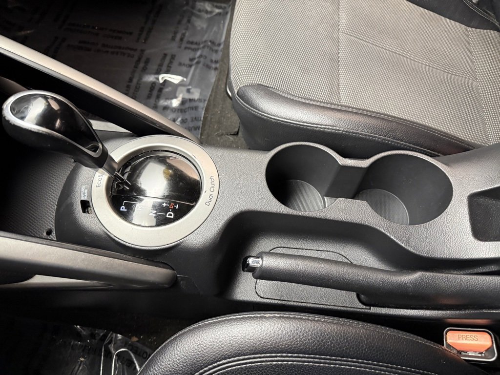 Used 2016 Hyundai Veloster w/ Option Group 03 image 34