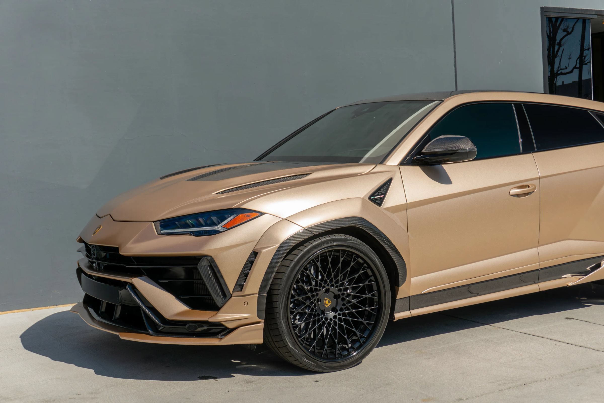 Used 2023 Lamborghini Urus Performante AWD/4WD image 18