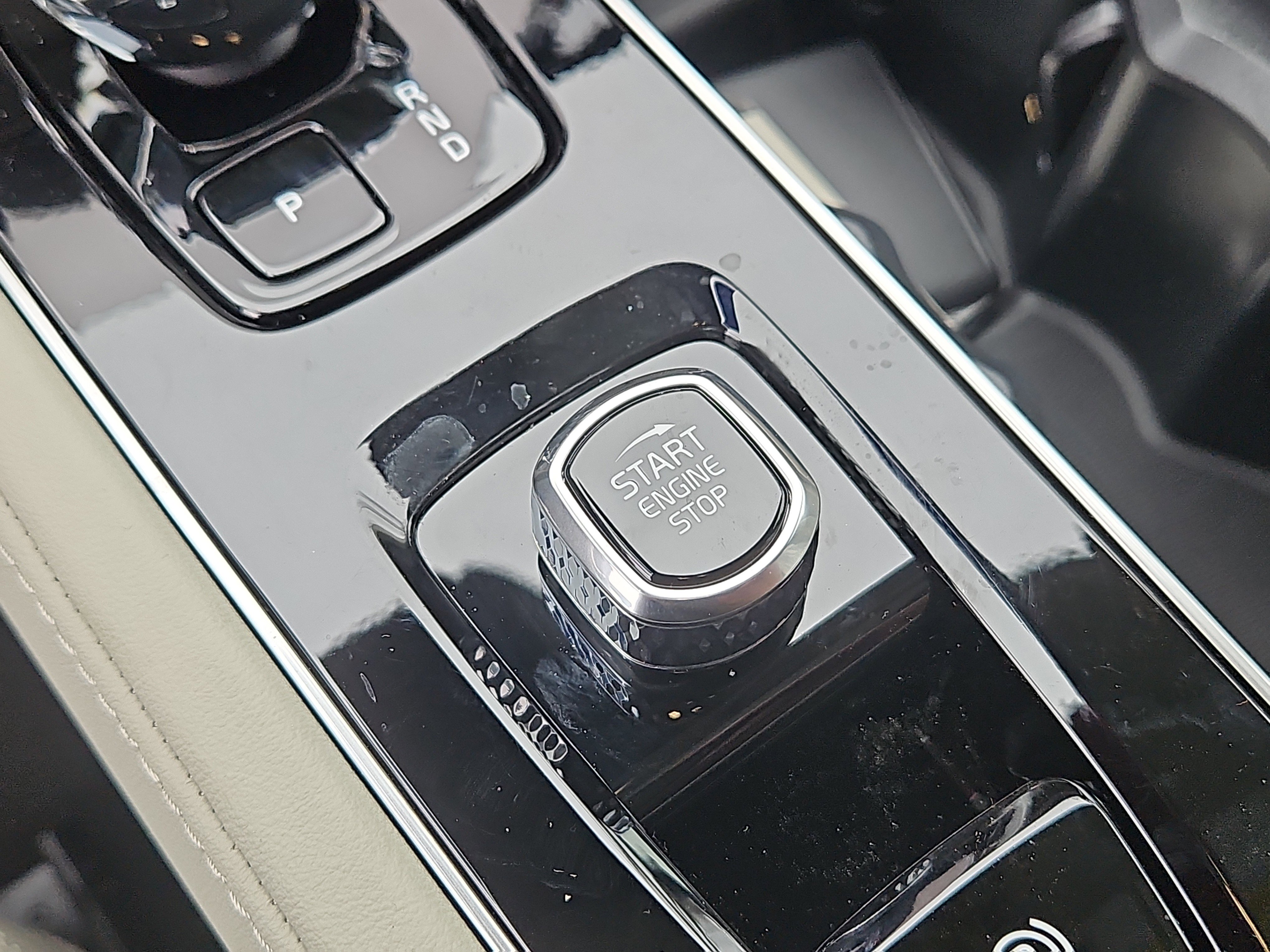 New 2026 Volvo XC90 B6 Ultra w/ Protection Package Premier image 14