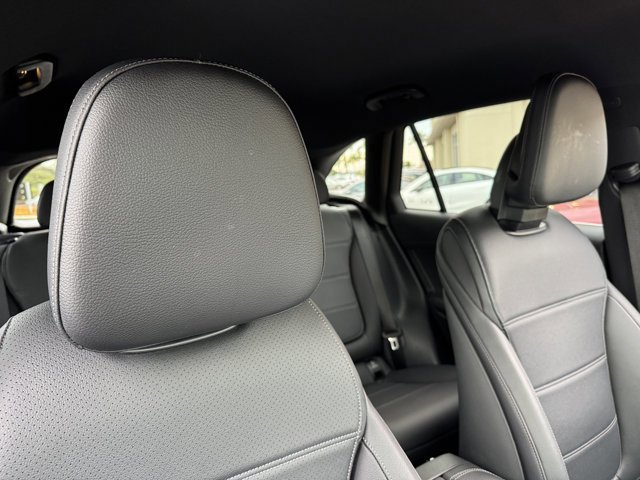 Used 2025 Mercedes-Benz GLC 300 4MATIC image 7