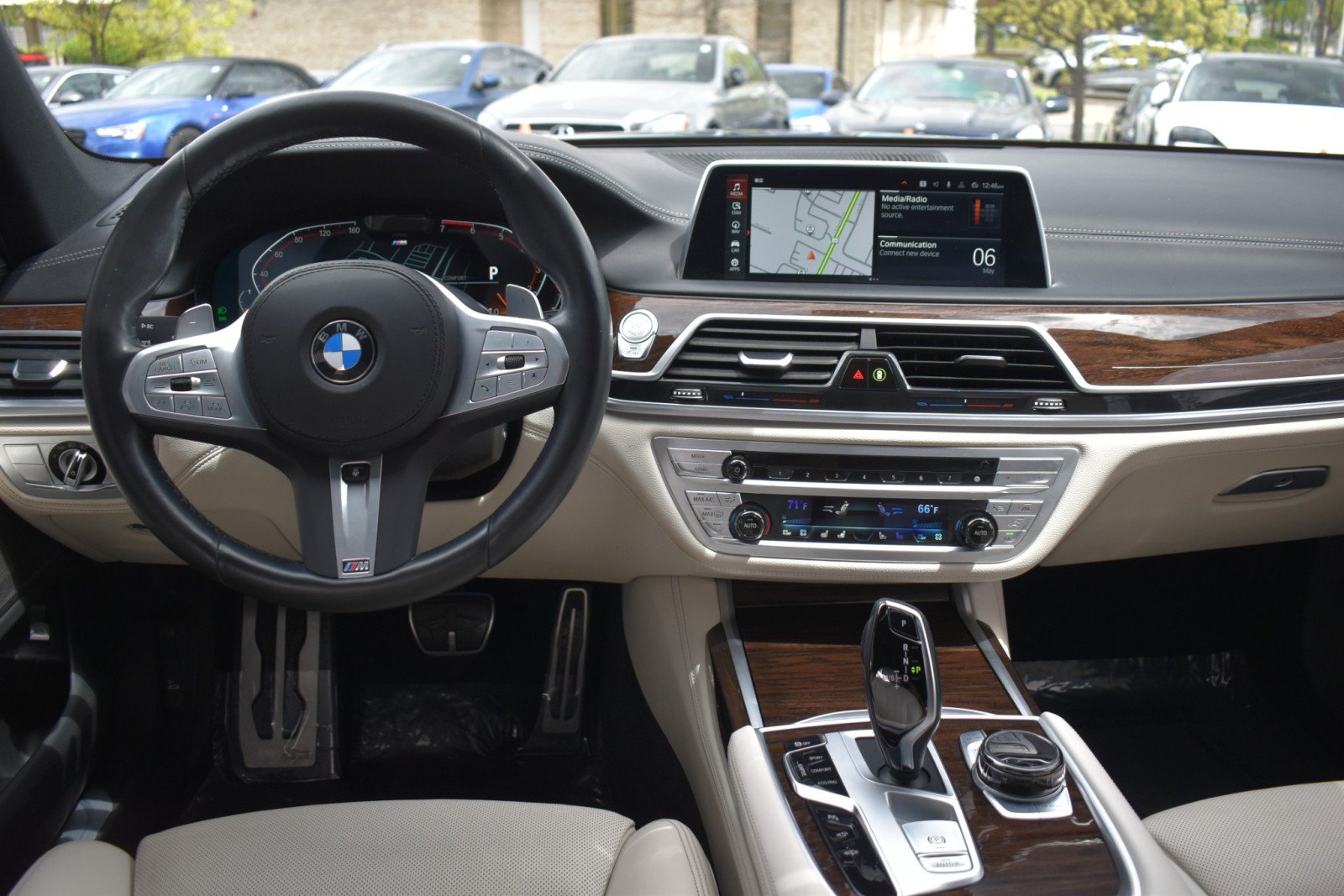 Used 2022 BMW 750i xDrive w/ Luxury Rear Seating Package AWD/4WD image 10